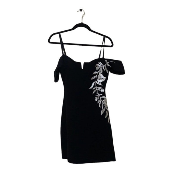 Cinq à Sept Black Floral Embroidered Cold Shoulder Mini Dress Size 6 - Picture 10 of 13